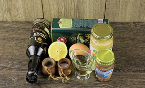 Классический соус для салата Цезарь с курицей