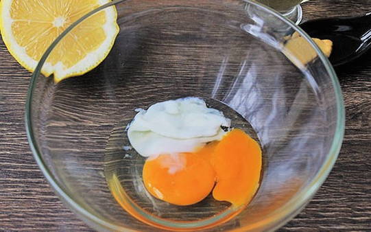 Классический соус для салата Цезарь с курицей