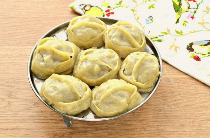 Манты с картошкой и фаршем Манты с картошкой и фаршем