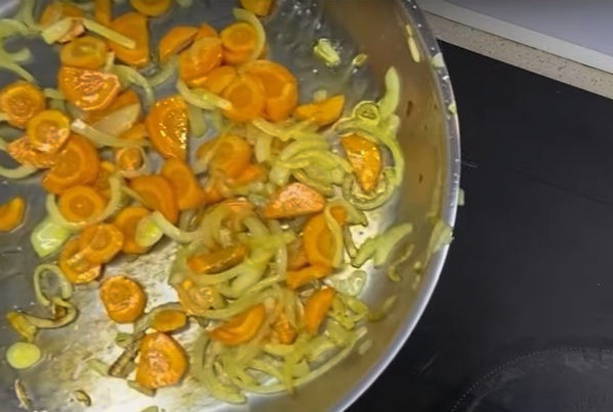 Котлеты из вареной гречки с луком и морковью Котлеты из вареной гречки с луком и морковью