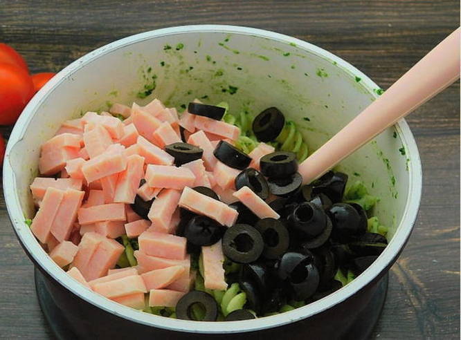 Итальянский салат с макаронами Итальянский салат с макаронами