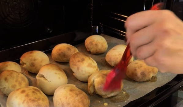 Пампушки с чесноком