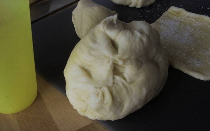 Булочки с сахаром сердечки Булочки с сахаром сердечки