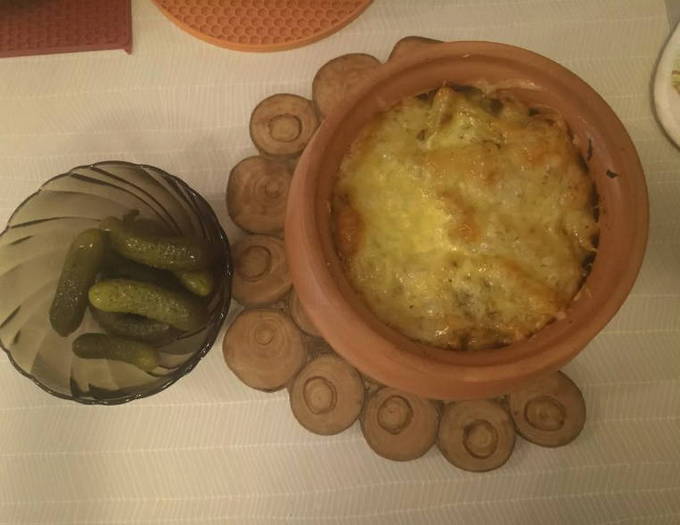 Свинина с картошкой в горшочках