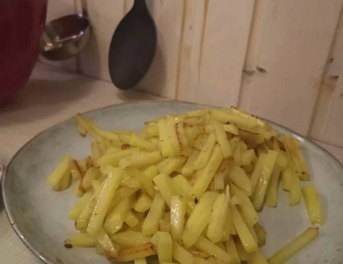 Свинина с картошкой в горшочках