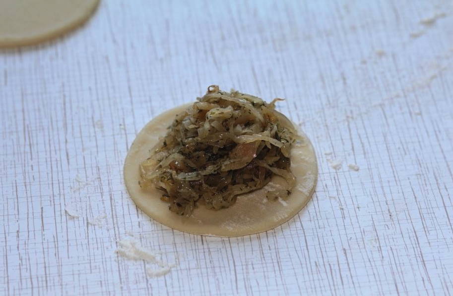 Вареники с квашеной капустой
