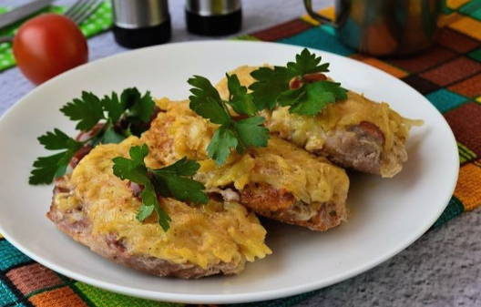 Мясо под шубой в духовке Мясо под шубой в духовке