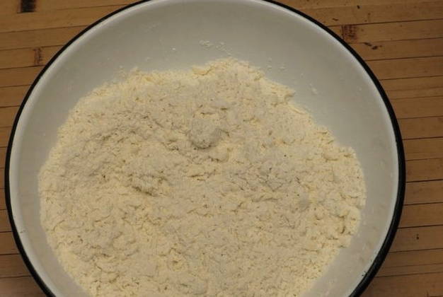 Торт Наполеон из коржей с рыбными консервами