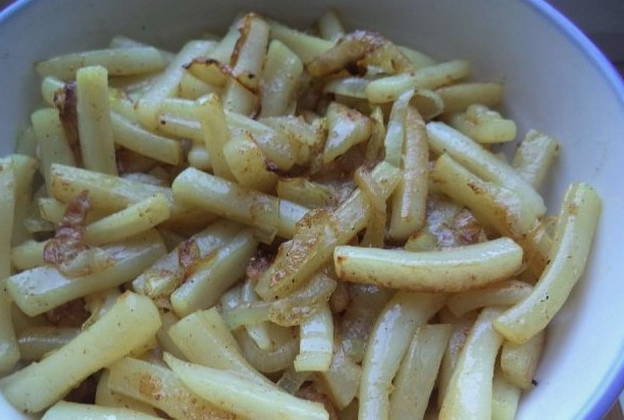 Жареные кальмары с луком на сковороде Жареные кальмары с луком на сковороде