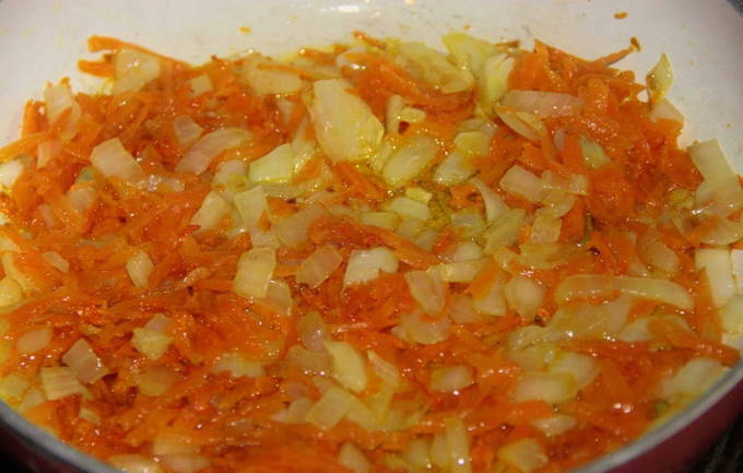 Навага с овощами на сковороде Навага с овощами на сковороде