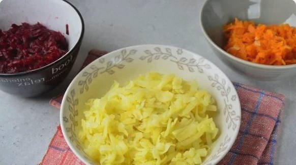 «Гранатовый браслет» с курицей и грецкими орехами