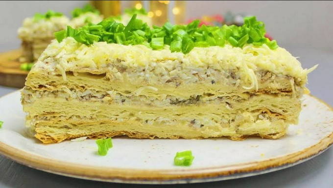 Закусочный торт «Наполеон» с рыбными консервами Закусочный торт «Наполеон» с рыбными консервами