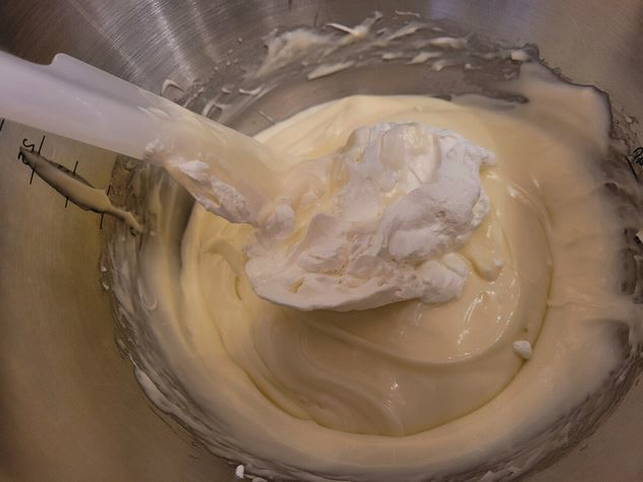 Наполеон из слоеного дрожжевого теста