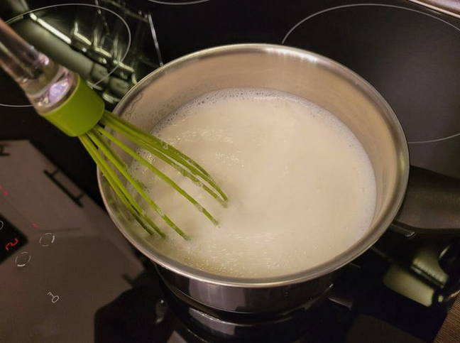 Наполеон из слоеного дрожжевого теста