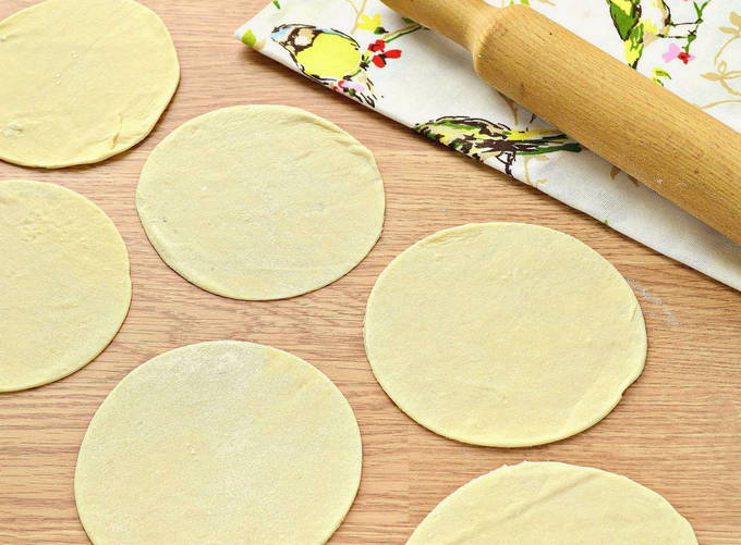 Манты с картошкой, фаршем и луком Манты с картошкой, фаршем и луком