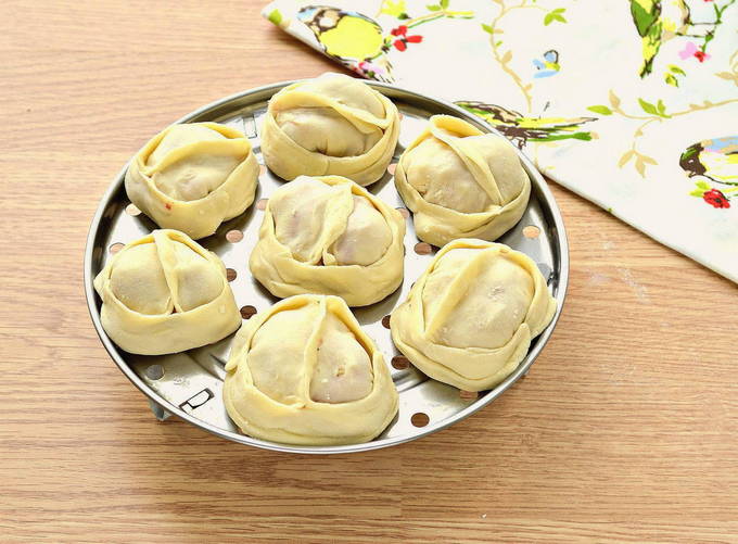 Манты с картошкой, фаршем и луком Манты с картошкой, фаршем и луком