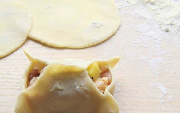 Манты с рубленым мясом и картошкой Манты с рубленым мясом и картошкой