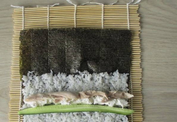 Суши с курицей в домашних условиях