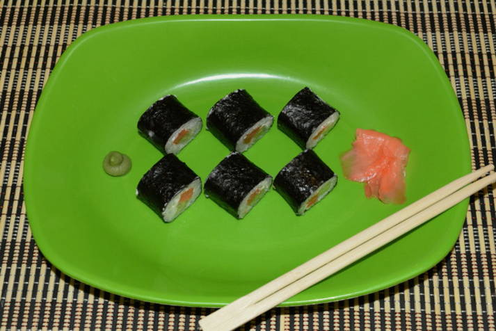 Суши с красной рыбой в домашних условиях