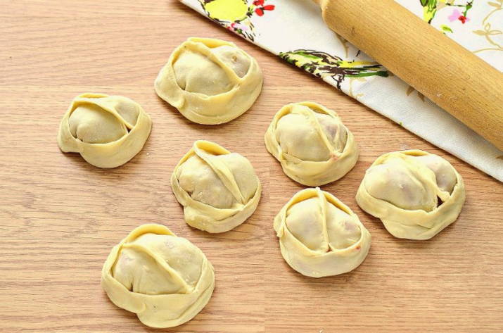 Манты с фаршем, картошкой и луком Манты с фаршем, картошкой и луком