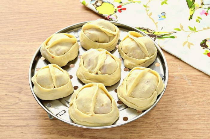 Манты с фаршем, картошкой и луком Манты с фаршем, картошкой и луком