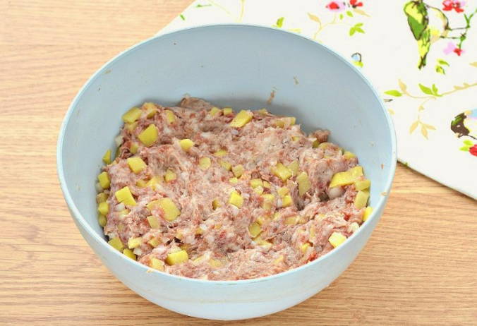 Манты с фаршем, картошкой и луком Манты с фаршем, картошкой и луком