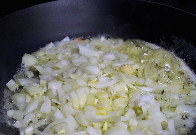 Макароны в сливочном соусе с грибами