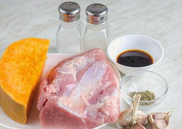 Свинина с тыквой в духовке