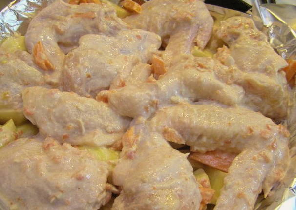 Курица в фольге с картошкой в духовке