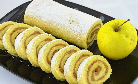 Бисквитный рулет с яблоками Бисквитный рулет с яблоками
