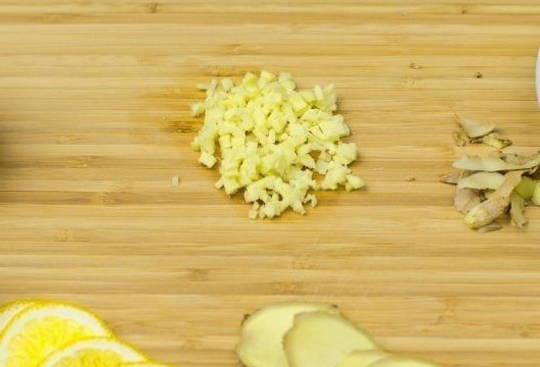 Чай с лимоном и имбирем Чай с лимоном и имбирем