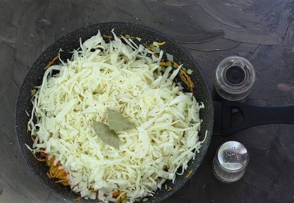 Тушеная капуста с фасолью Тушеная капуста с фасолью