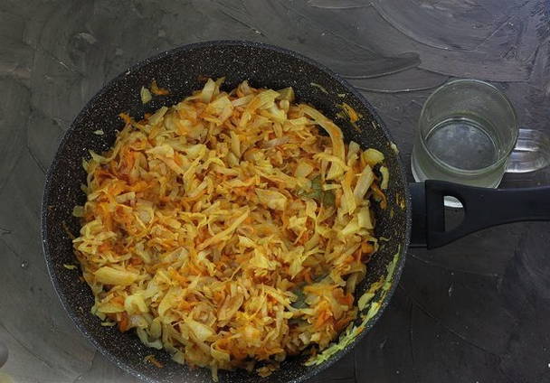 Тушеная капуста с фасолью Тушеная капуста с фасолью