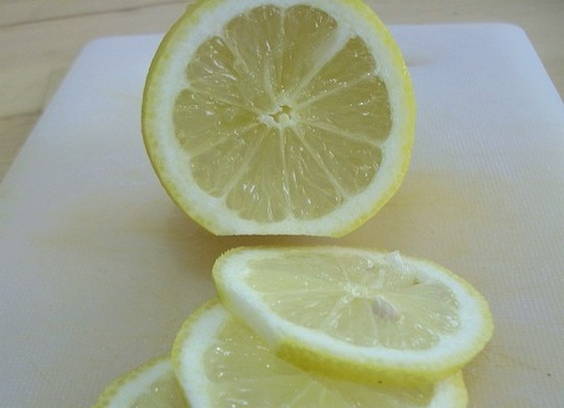 Запеченная скумбрия с картошкой в духовке