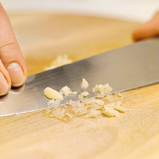 Запеченная скумбрия с картошкой в духовке