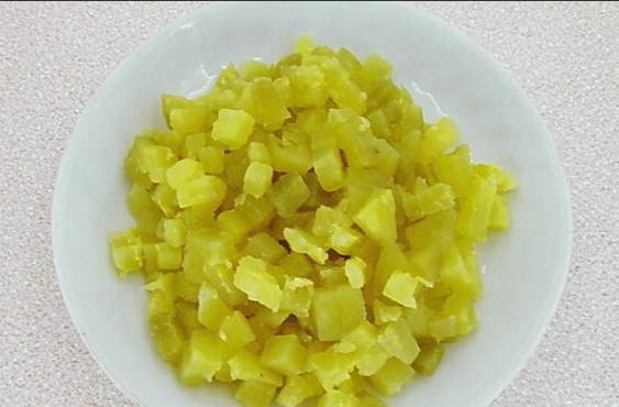 Салат из консервированной сайры с яйцом и луком