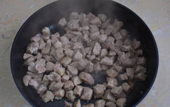 Макароны с мясом на сковороде Макароны с мясом на сковороде