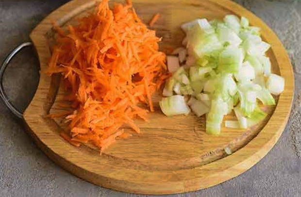 Тушеная капуста с мясом в мультиварке Тушеная капуста с мясом в мультиварке