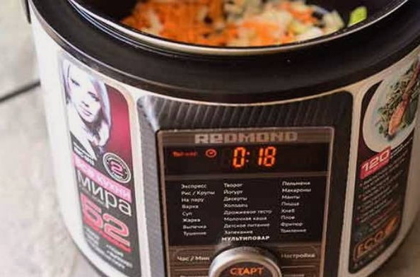 Тушеная капуста с мясом в мультиварке Тушеная капуста с мясом в мультиварке