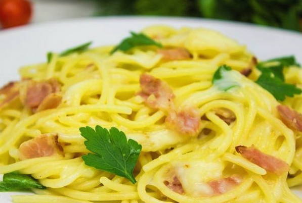 Макароны с беконом Макароны с беконом