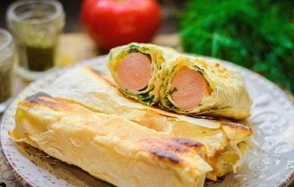 Сосиски с сыром в лаваше Сосиски с сыром в лаваше