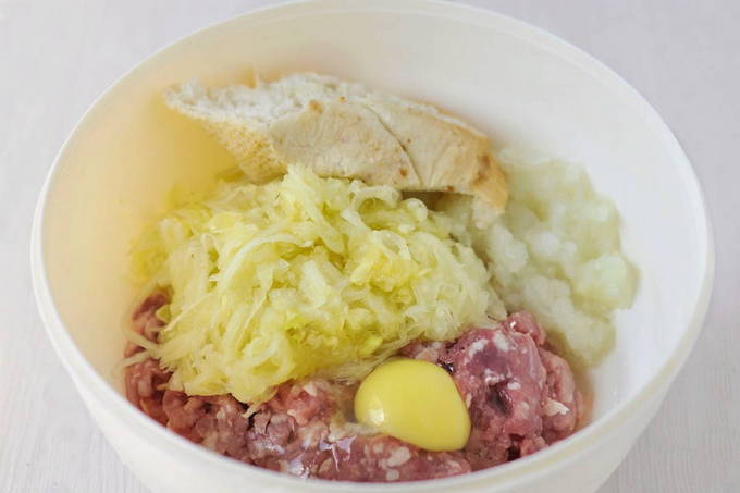 Котлеты мясные с кабачком Котлеты мясные с кабачком