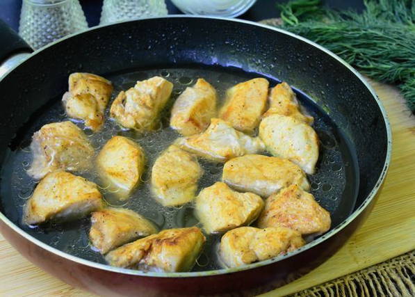 Курица в сливочном соусе Курица в сливочном соусе