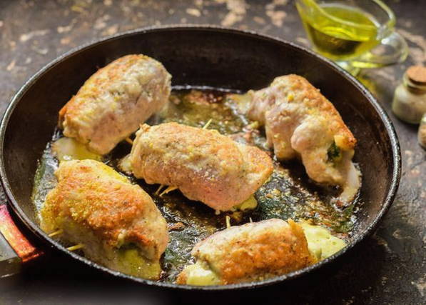 Мясные рулетики из свинины с начинкой