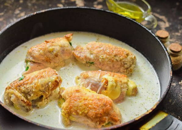 Мясные рулетики из свинины с начинкой