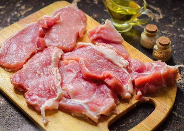 Мясные рулетики из свинины с начинкой