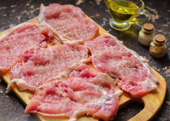 Мясные рулетики из свинины с начинкой