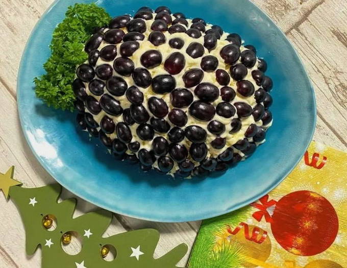 Салат «Виноградная гроздь»