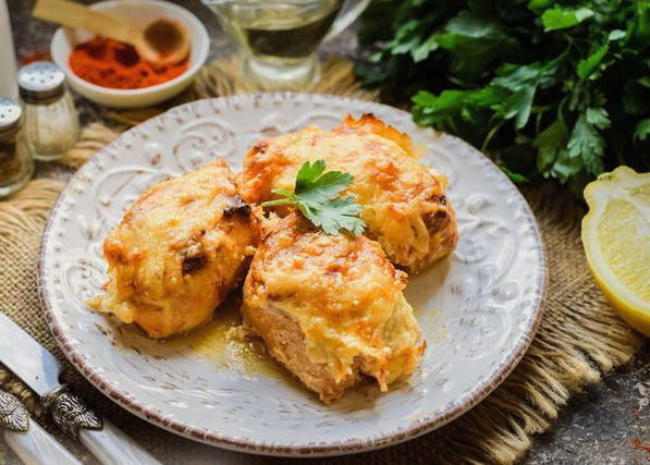 Рулетики из куриной грудки с сыром Рулетики из куриной грудки с сыром