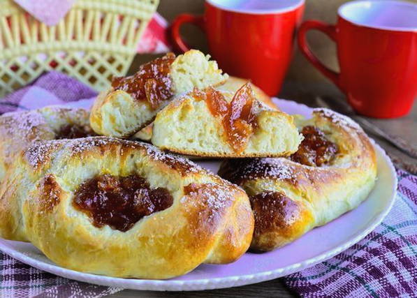 Булочки с вареньем в духовке Булочки с вареньем в духовке